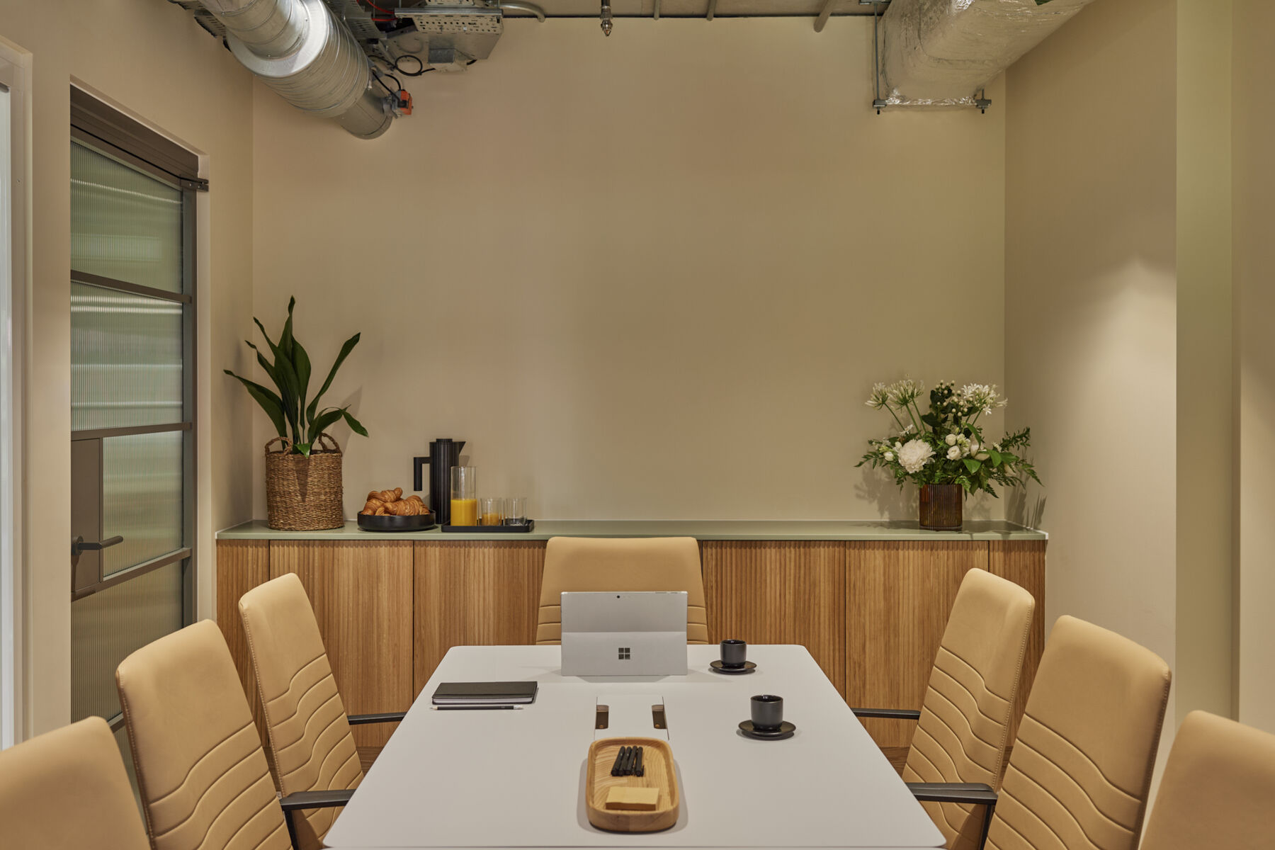 Office Space for up to 100 people in London